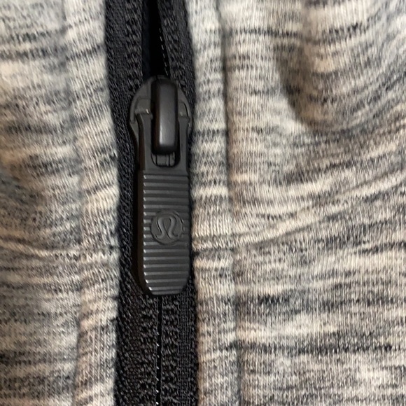 Lululemon Snuggle Up Jacket 12 Heathered Black Full Zip Close w/ Zipper Pockets - Picture 11 of 15